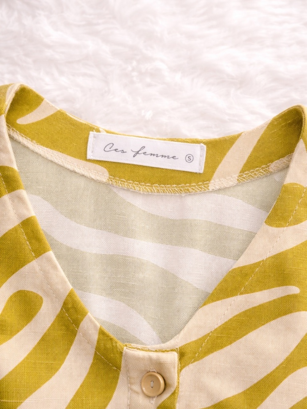 Ces Femme Romper Size Small Yellow Zebra Print Ruffle Sleeve Summer Vacation - Picture 2 of 2